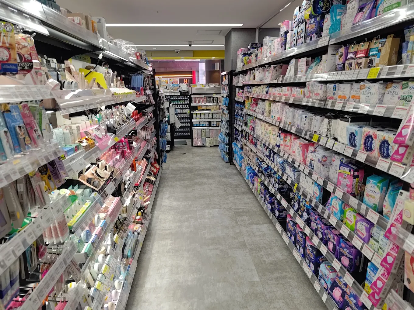 マツモトキヨシ コムズガーデン店